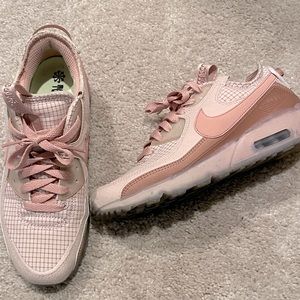 Women’s Nike AirMax 8.5